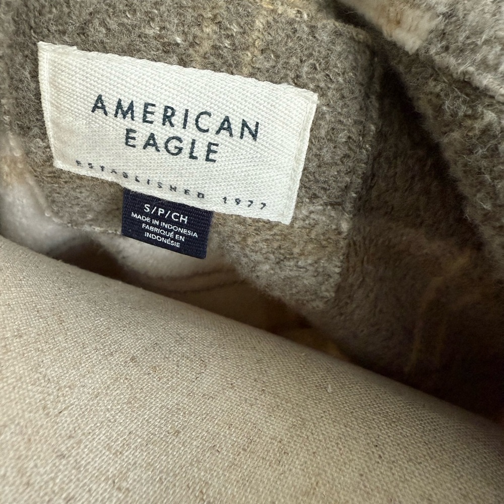 American Eagle Plaid cozy fit button up. Size small. 🤎 - Picture 5 of 5